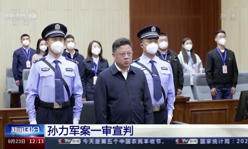 Halálra ítélték egy volt miniszterhelyettest Kínában
