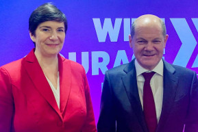 Orbán után Dobrevvel is találkozott a német kancellár