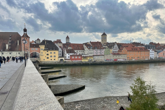 Elsüllyedt egy német teherhajó a Dunán, a magyar kapitány és kormányos megsérült