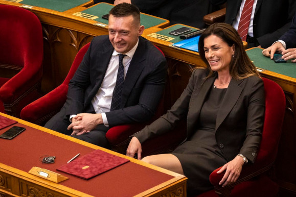 Hadházy: Az antikorrupciós törvény az EU hülyítését szolgálja