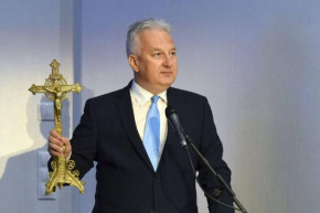 Kereszt-örökbefogadásra buzdít a KDNP