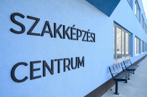 PSZ: A 35 perces tanórákkal megrövidíti a tanulókat a kormány 