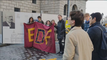 Diákok mentek fel a Várba, távolról hívták meg a minisztereket az élőláncba