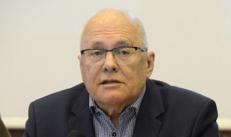 Külügyminiszter, közgazdász, hatgyerekes apa 