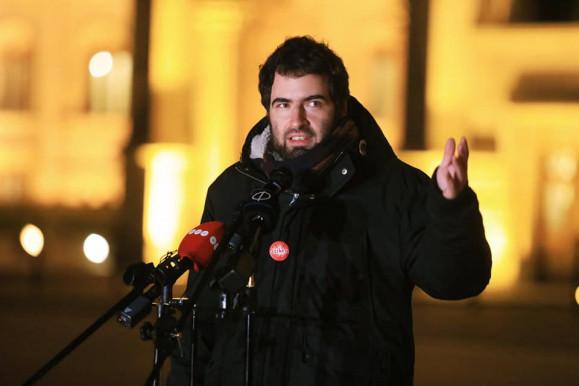 Jámbor: A kormány Mészáros gyerekeivel versenyeztetné a bajba jutott szegényeket 