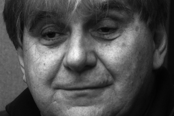 Elhunyt Csapó Gábor