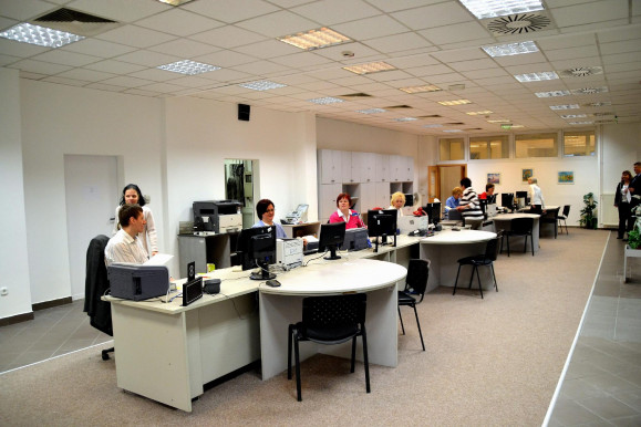 Virovácz: Egyedül a szolgáltató szektor húzza tartósan a gazdaságot, de morzsolódik a lendülete