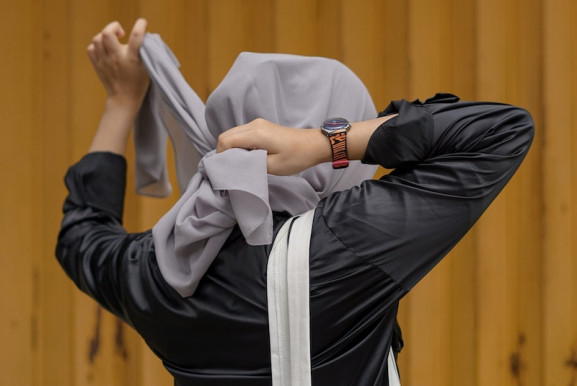 Irán megszünteti az erkölcsrendészetet 