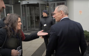 Itt csak a miniszter úr kérdez! – köznevelési konzultáció Selmeci János jegyzetében 