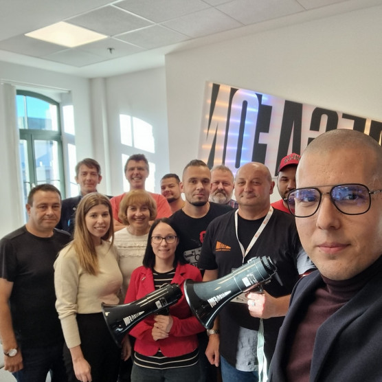 Több mint 100 millió forintért ment neki a Megafon Magyar Péternek