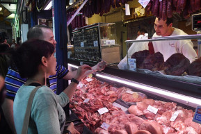 Lassult az drágulás Magyarországon, de nálunk marad a legdurvább az infláció