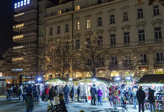 Tompa fények a karácsonyi vásáron