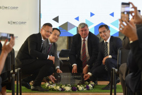 Kínában őrizetbe vették a debreceni sikerberuházás főszereplőit