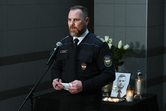 Hősi halottá nyilvánítják a meggyilkolt rendőrt