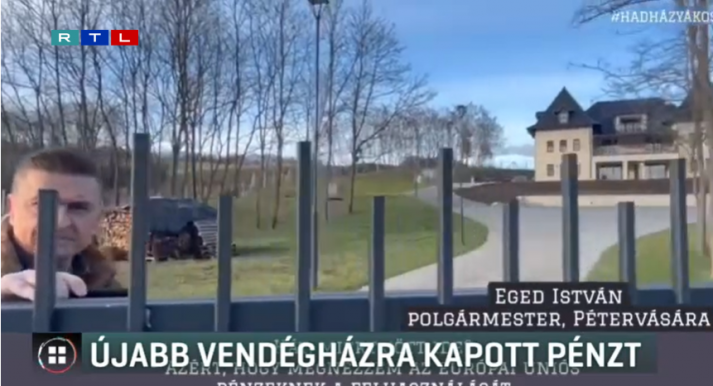 A fiát tette meg a kukáscég vezetőjének a fideszes polgármester, aki uniós pénzből épített vendégházat magának