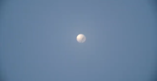 Montana fölött látták, de emberlakta vidék felett nem lövik le a kínai kémléggömböt az amerikaiak 