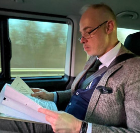 Tábornokokat és főtiszteket tett lapátra Szalay-Bobrovniczky Kristóf