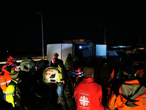 Így dolgoznak a magyar mentőcsapatok Törökországban