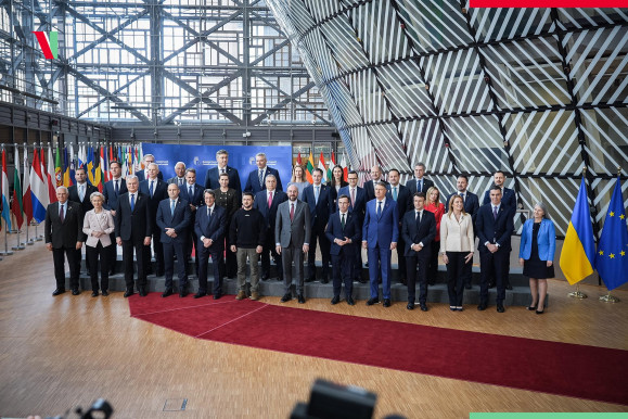 Az EU-nak fürgén kell fellépnie az orbáni zsarolással szemben