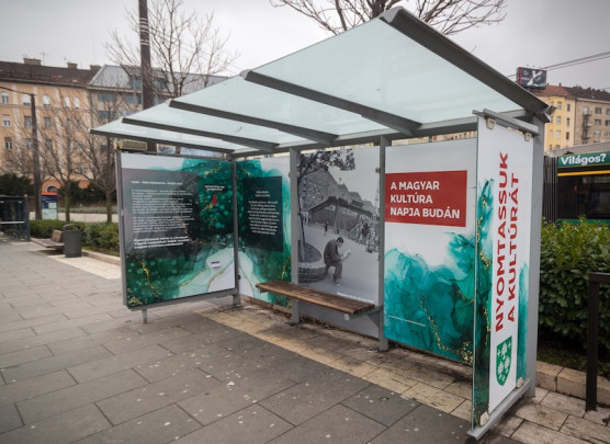 Versek gombnyomásra