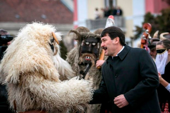 Áder szerint gyalázatos itthon a közbeszéd