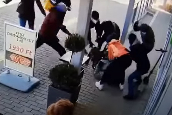 Egy szélsőjobboldali zenészt is bántalmaztak a hétvégén