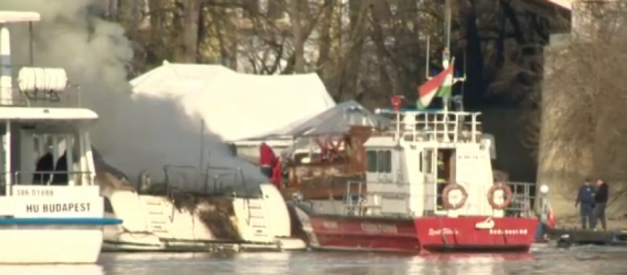 Megszólalt a kiégett jacht tulajdonosa