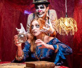 Schadlék még egy jósnőt is lefizettek, hogy azt mondja az ügyfelüknek, ami nekik hasznos