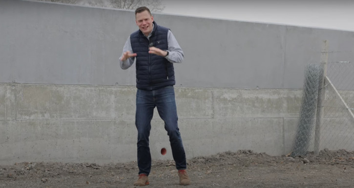 Könnyezve röhögős videóban mutatják be a fertőtlenített Fertő-tavi beruházást