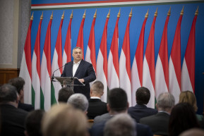 Orbán a nagyköveteknek: 2023 a legveszélysebb év