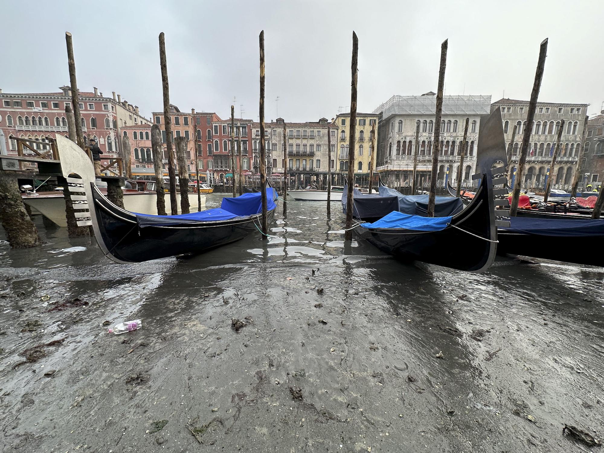 Alacsony vízállás Velencében
