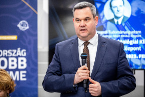 Egészségügyi államtitkár: a MOK a legsötétebb kommunista időket idézi