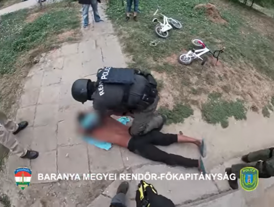 Bosszú Baranyában: sörösüvegből és zokniból készült Molotov-koktélokat dobtak egy házba a véméndi atyafiak