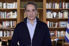 Bocsánatot kért a görög kormányfő az áldozatok hozzátartozóitól