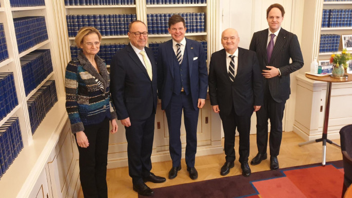 A látogatás - Szénási Sándor jegyzete