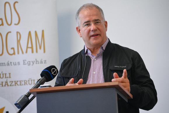 Kósa Lajos nem érti, hogyan gondolhatja bárki is, hogy az oroszok elvesztíhetetik a háborút