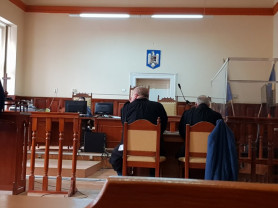 Több mint 20 évet kapott a barátnőjét meggyilkoló volt egyetemi tanár Kolozsváron