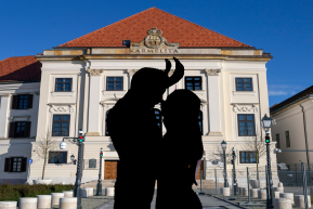 Ölelés – Józsa Márta jegyzete