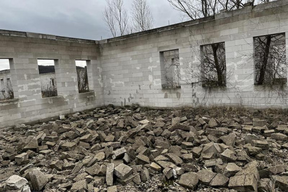 Hadházy: Nem épül a bátonyterenyei inkubátorház