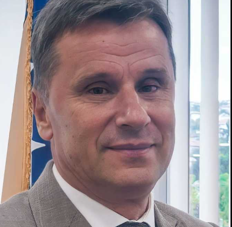 Túlárazva vettek használhatatlan lélegeztetőgépet, négy év börtönt kapott a miniszterelnök – Boszniában 