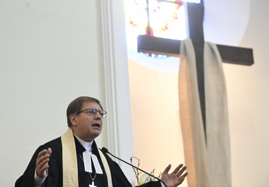 A Kossuth rádióban kért bocsánatot a gyermekotthonokban bántalmazottaktól az evangélikus egyház elnök-püspöke