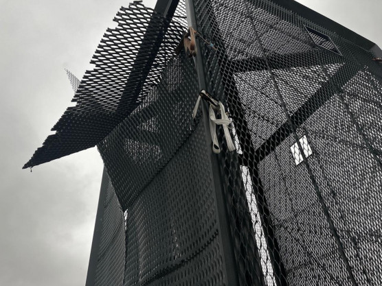 Hadházy: Elfújta a szél a 220 milliós vártornyot