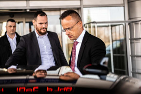 Nem ízlés dolga: Szijjártó már megint Moszkvába ment