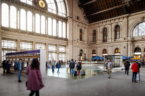 Ukrán menekülteket segítő civilt rámolt ki egy zsebtolvaj a Keletiben 