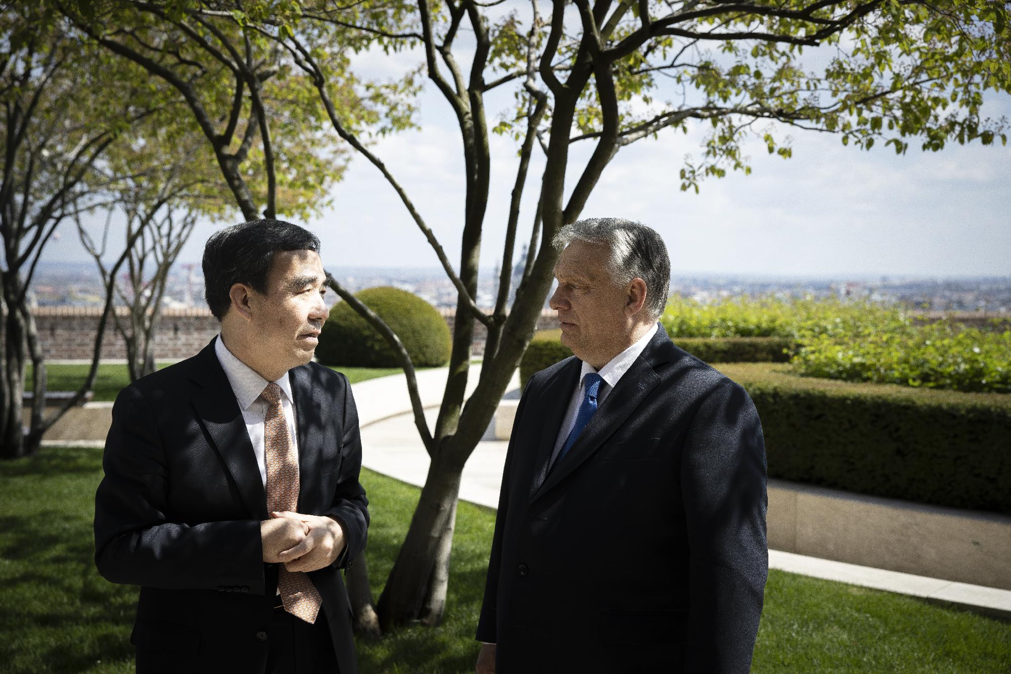 Orbán Viktor fogadta a China Construction Bank elnökét és de