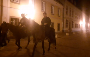 Szabadság! – rikkantotta Budaházy György, majd lóra pattant, és elkocogott a kocsmába (videóval)