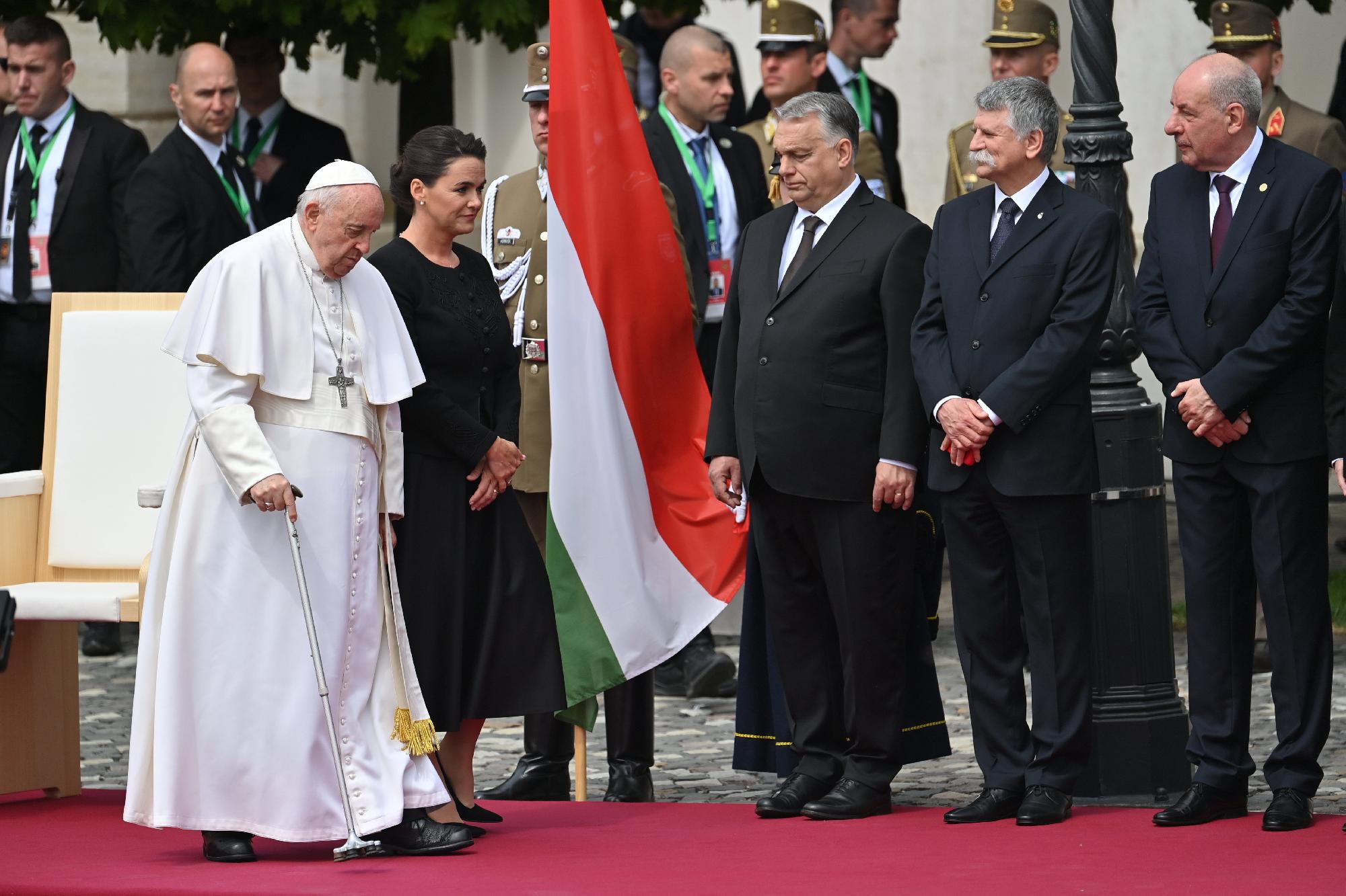 Pápalátogatás - Ferenc pápa fogadása a Szent György téren