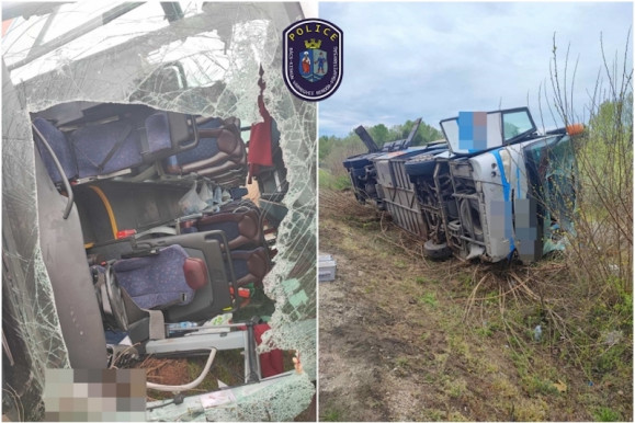 Árokba borult egy autóbusz