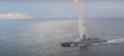 A felszínen a NATO, a tenger mélyén az oroszok az urak