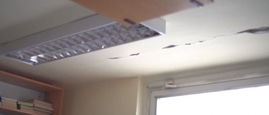 Tarthatatlan állapotban az egyik gyömrői iskola, a tankerület tehetetlen